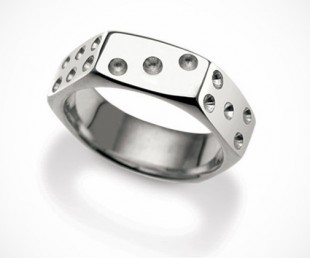 Nut Dice Ring