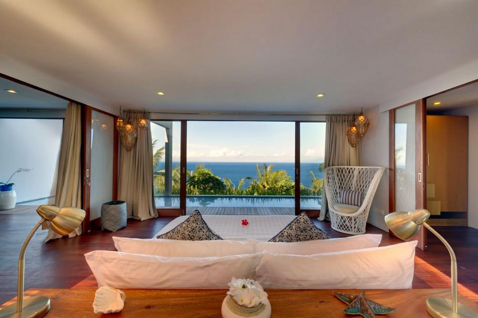 Luxury Malimbu Cliff Villa in Indonesia (4)