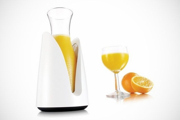 Rapid Ice Cooling Carafe