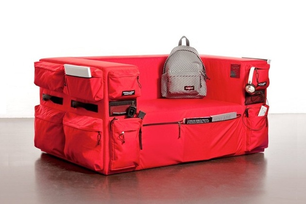 Eastpak Sofa "Built to Resist"