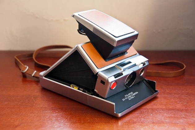 Polaroid SX-70 Alpha Instant Folding Camera (1)