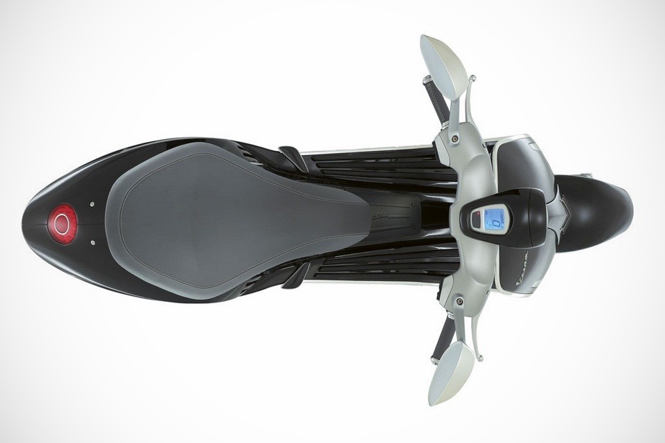 2013 Piaggio Vespa 946 (1)