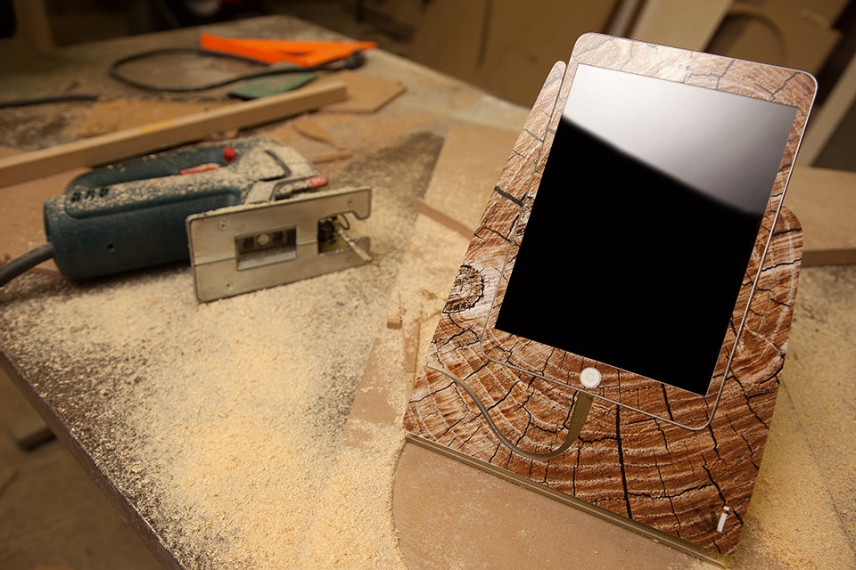 Cracked Wood iStand for iPad Mini