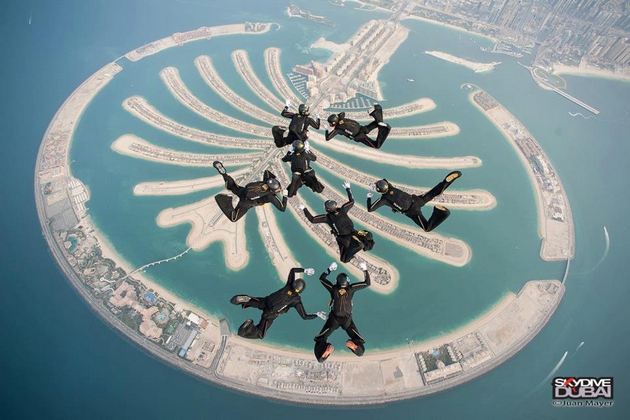 Skydiving in dubai 2012