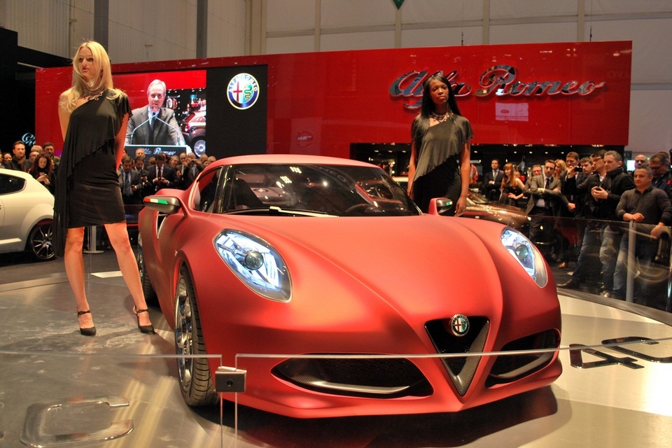 2013 Alfa Romeo 4C (1)