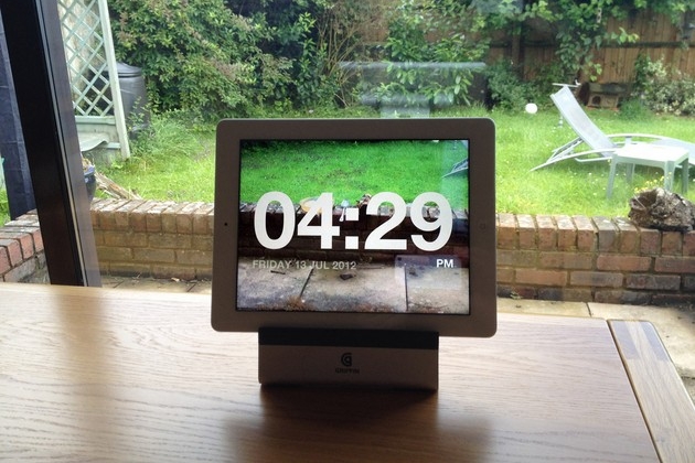 Chameleon Clock App by Netwalk