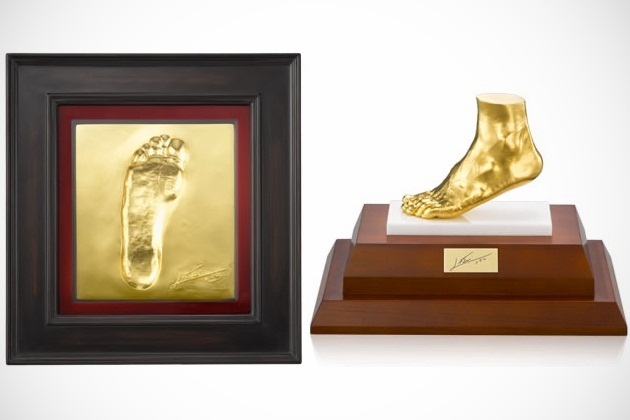 Lionel Messi Gold Foot by Ginza Tanaka (2)