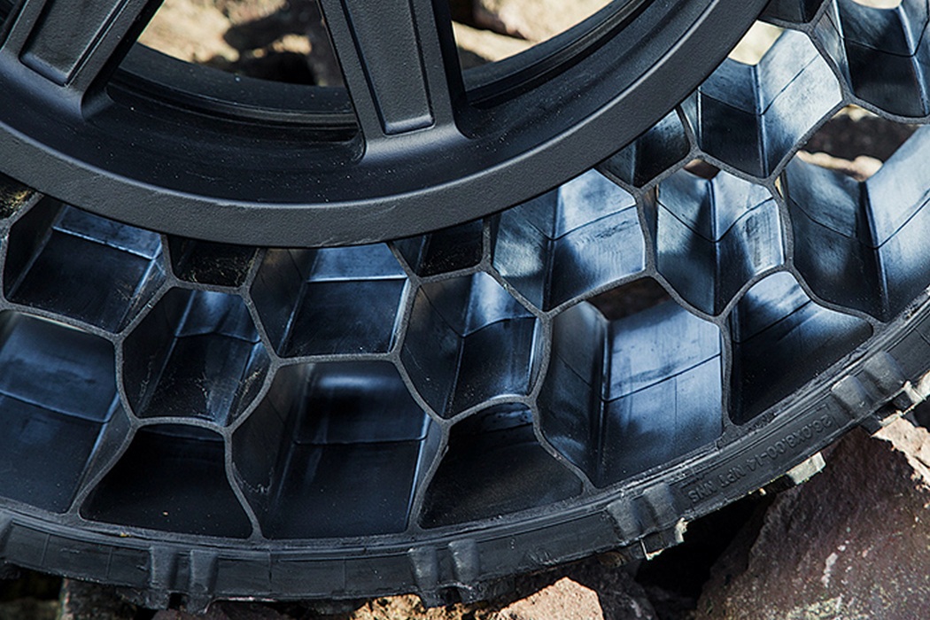 Polaris ATV Airless Tires Machine Hits The Road (5)