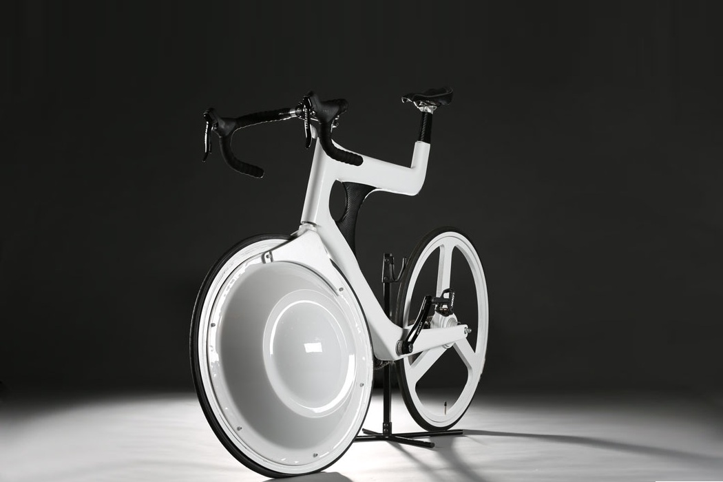 Transport Bicycle Packs A Storage Compartment In The Front Wheel (1)