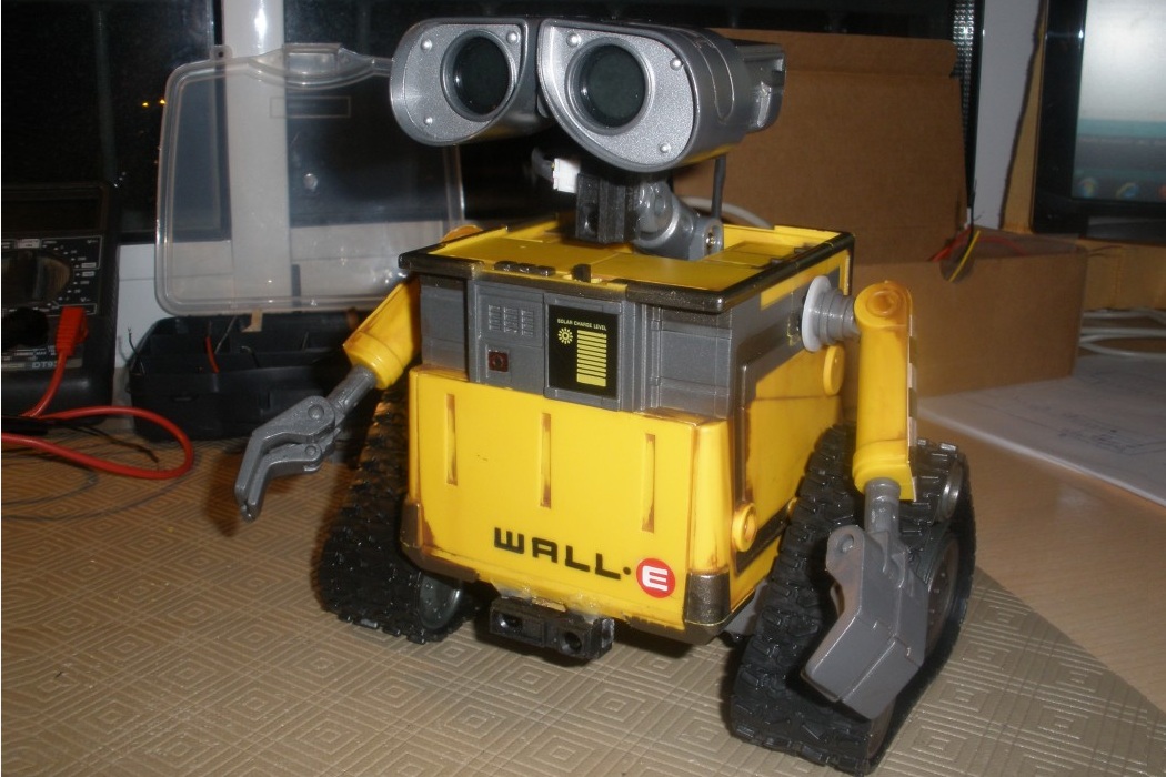 Arduino - Wall-E Robot With Voice Commands (6)