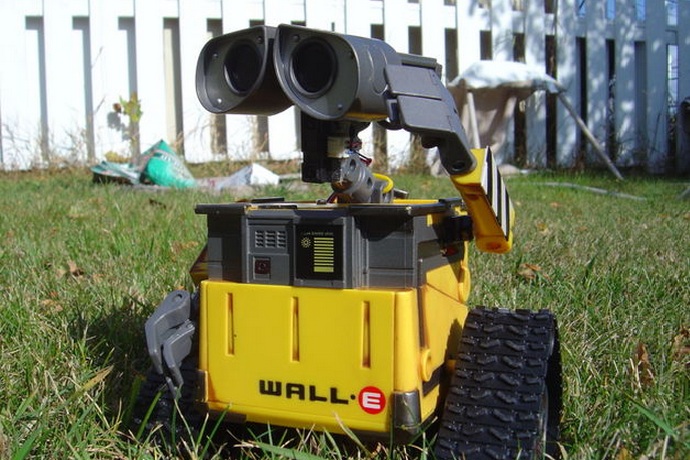 Arduino-Wall-E-Robot-With-Voice-Commands-7