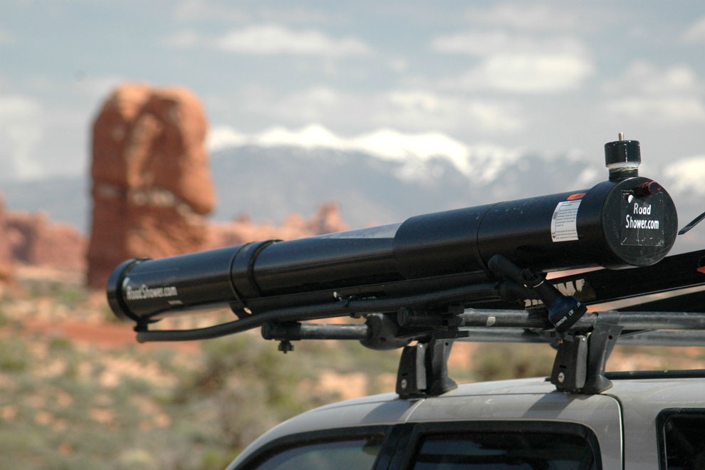 Rack Mounted Solar Powered Hot Road Shower