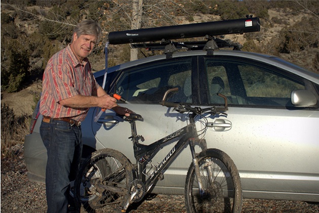 Rack Mounted Solar Powered Hot Road Shower