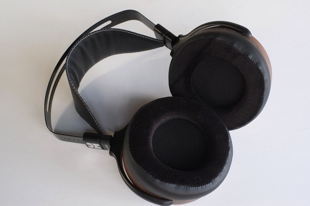 HiFiMAN HE-560 Planar Dynamic Headphones