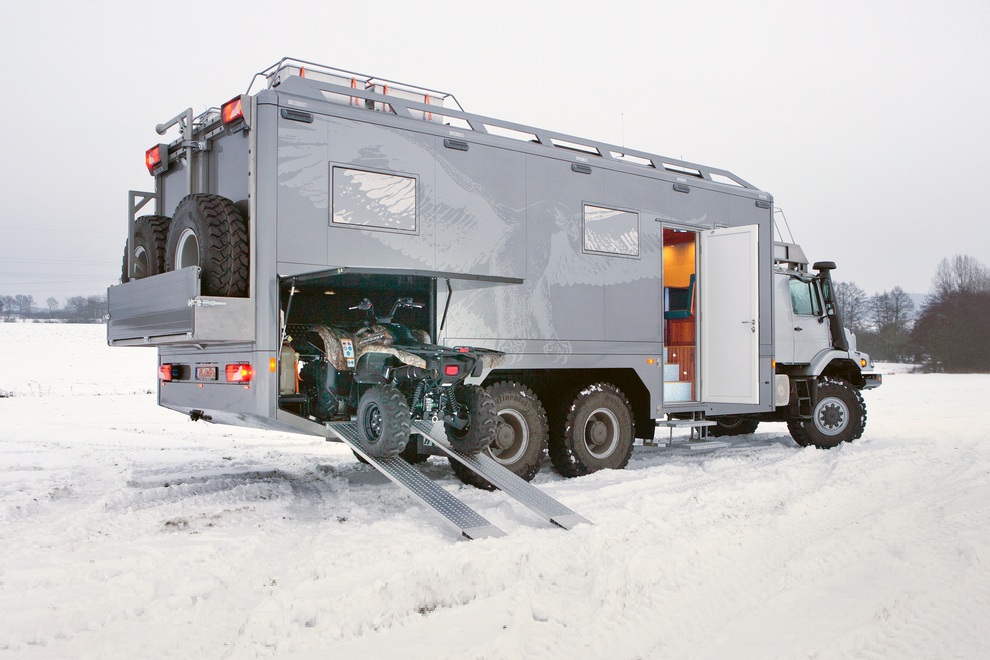 Mercedes-Benz Zetros 6x6 Expedition Vehicle