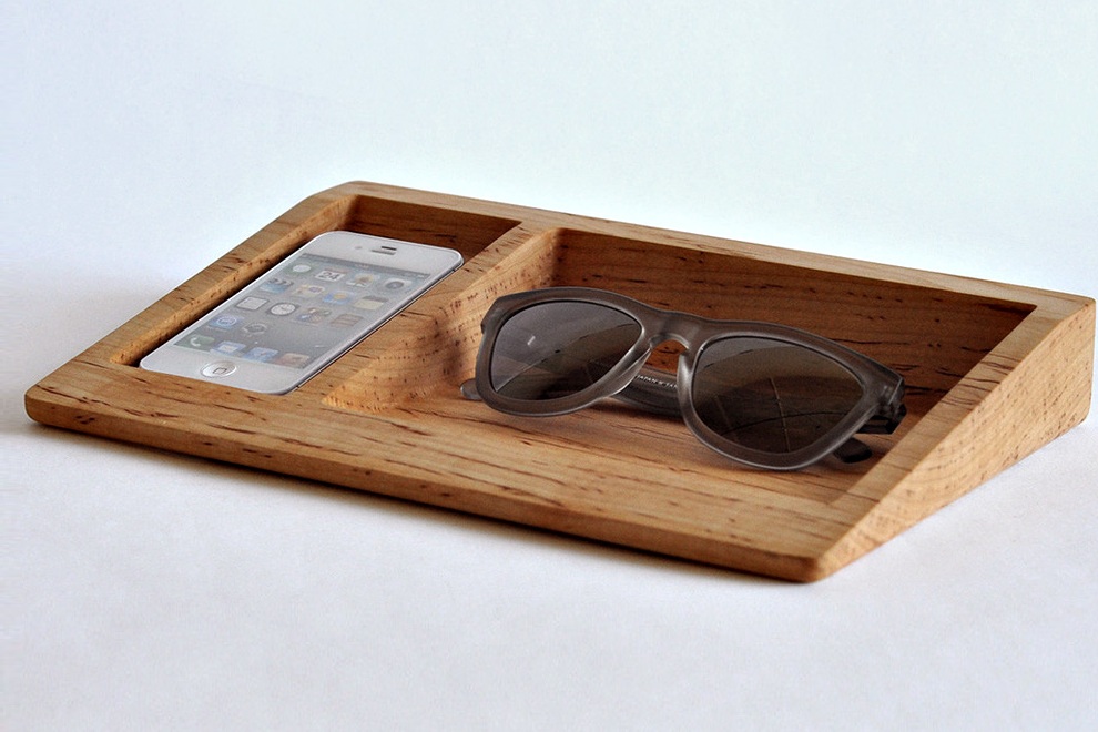 Solid Wood Bushakan Dock Holds iPhone And Glasses