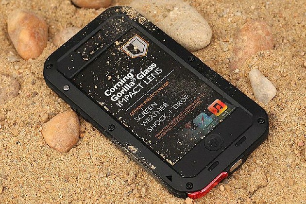 This Rugged iPhone 5C Case is Shockproof Dustproof and Weatherproof (1)