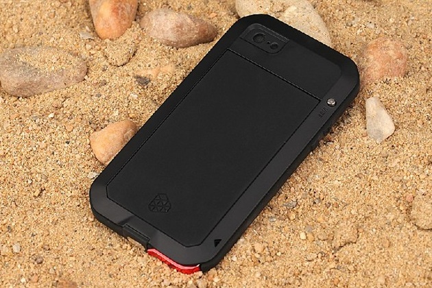 This Rugged iPhone 5C Case is Shockproof Dustproof and Weatherproof (1)