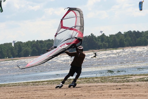 Kitewing Wind Powered Handheld Sails