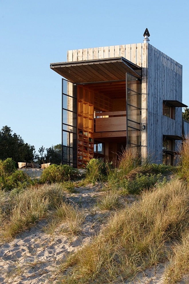 The Whangapoua Sled House by CCC Architects