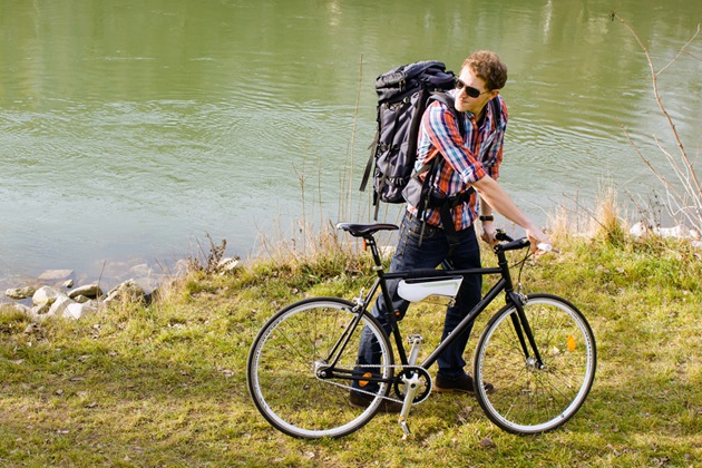 Fontus Self Filling Bottle Condenses Air into Drinking Water (3)