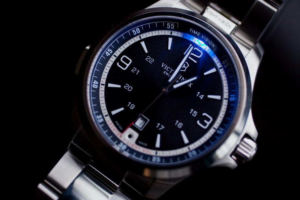 Victorinox Night Vision Watch Is Built To Last A Lifetime (6)