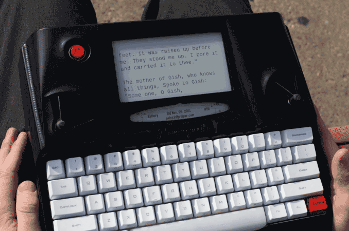 Hemingwrite Digital Typewriter Lets You Write Your Masterpiece (6)