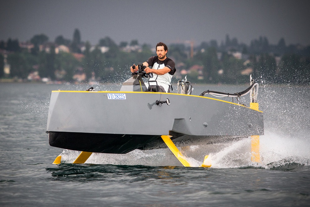 Hydros HY-X Yacht