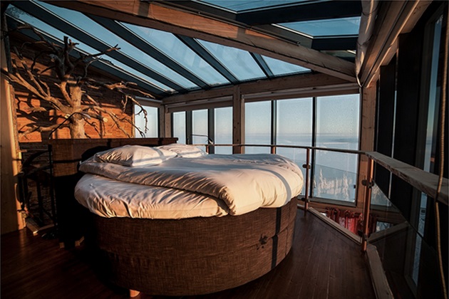 Incredible Eagles View Suite at Iso Syote Hotel in Finland (4)