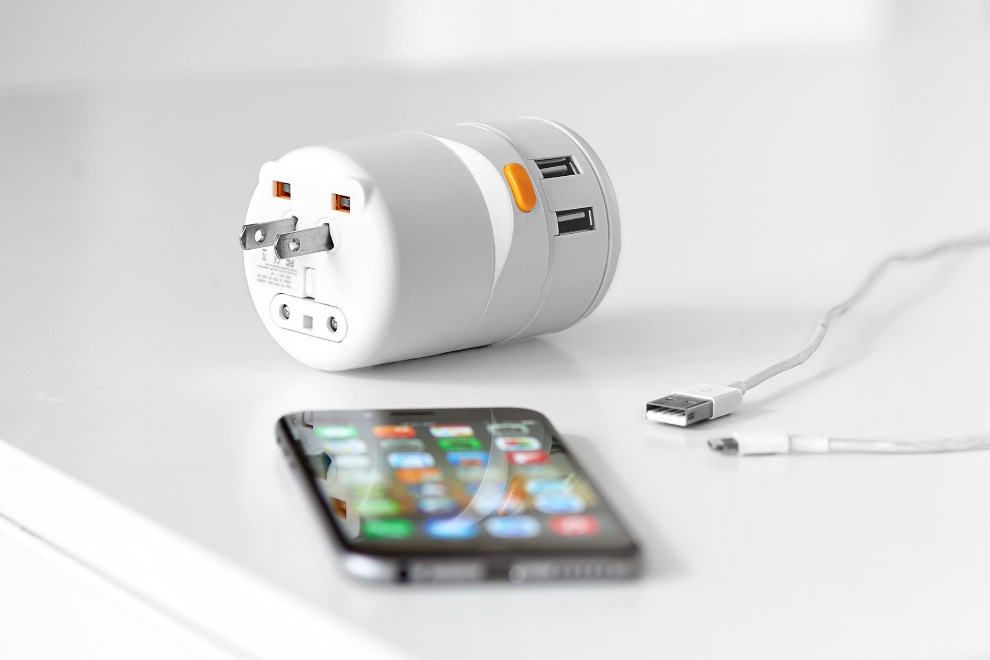 Twist an Ultra Portable Universal Adapter