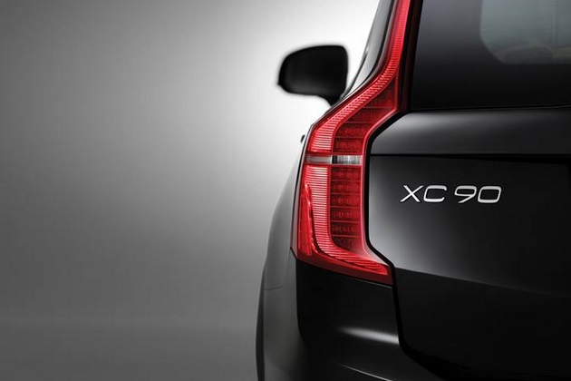 Volvo XC90 is a Mid-size Luxury Crossover SUV (10)