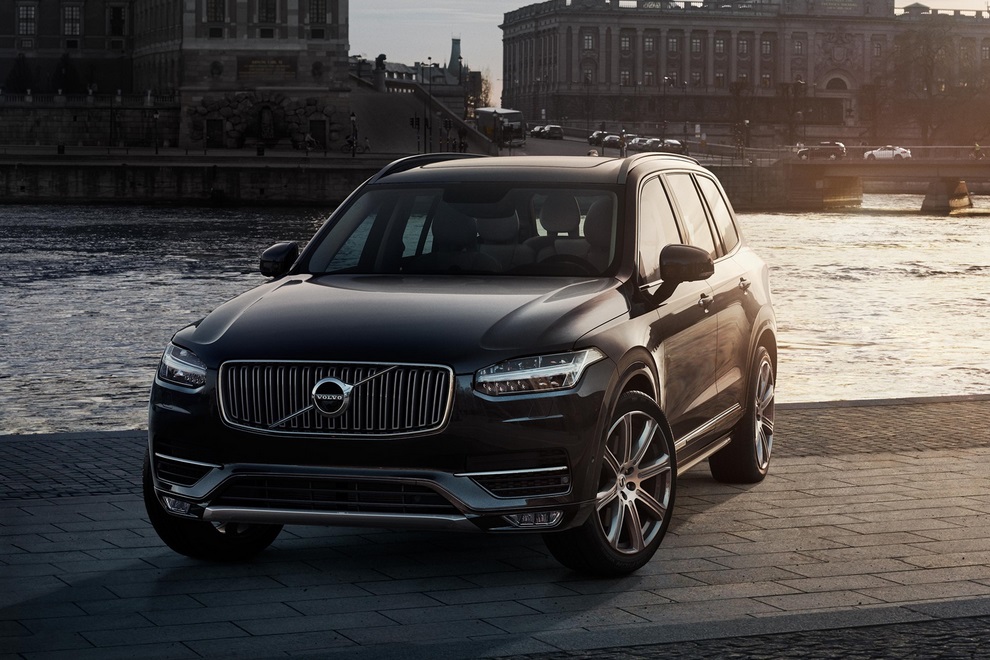 Volvo XC90 is a Mid-size Luxury Crossover SUV (12)