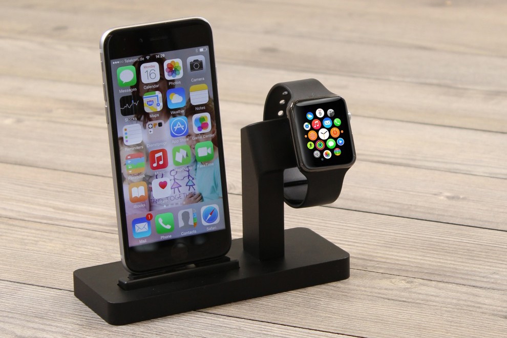 Premium One All in One Dock for Apple Watch & iPhone (2)