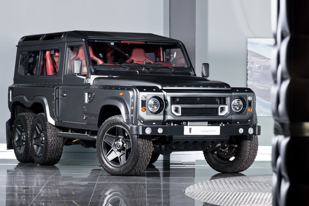 Land Rover Defender Flying Huntsman 110 WB 6x6 (1)