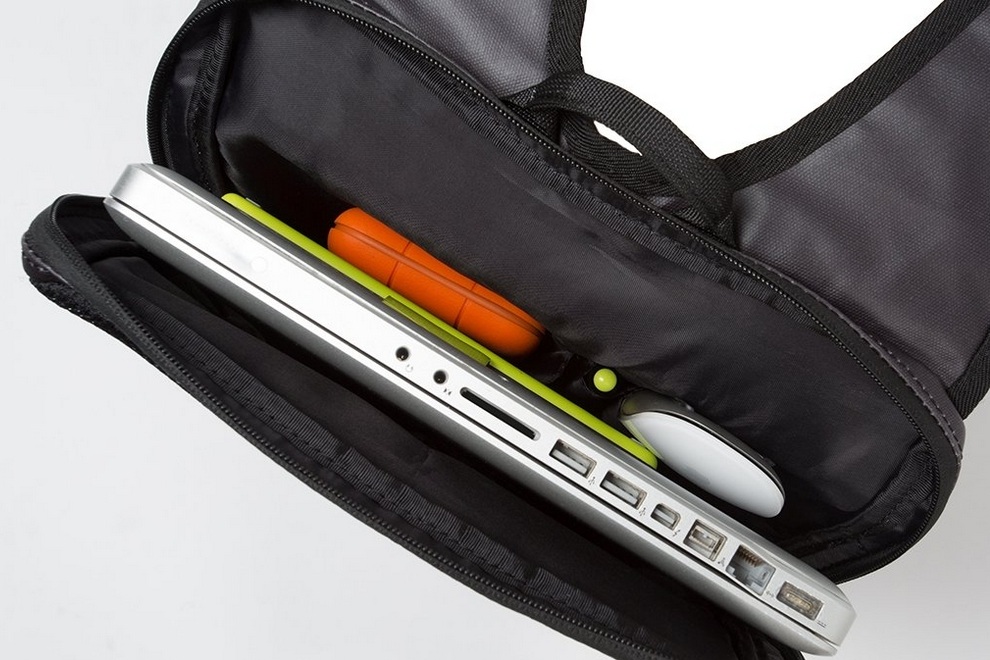 Under-The-Jack Ultraslim Laptop Pack (3)