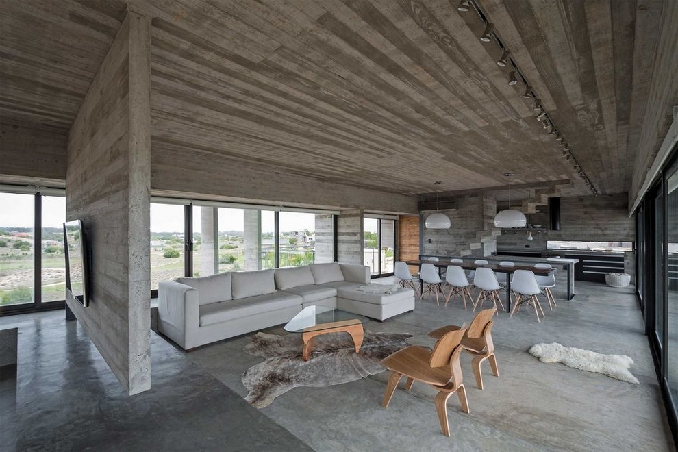 Concrete House - A Nest for Tough Guys Designed by Luciano Kruk