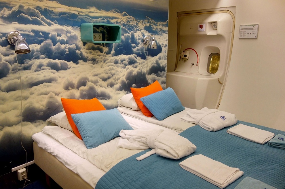 JumboStay - A Boeing 747 Converted into Hotel - Bonjourlife