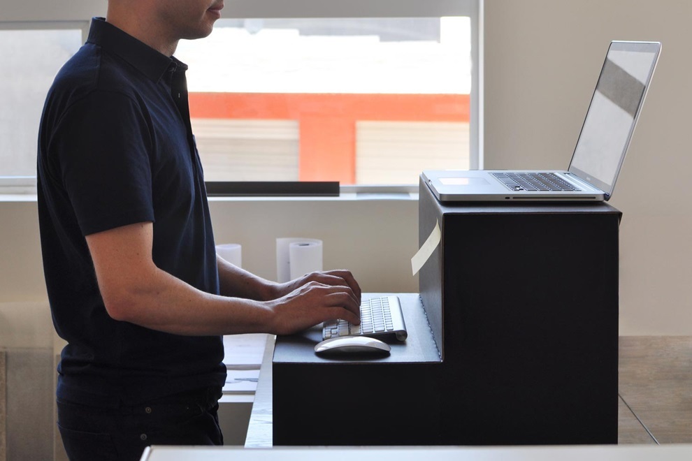 This Flat-Packed Standing Desk is Made Entirely Out of Cardboard (6)