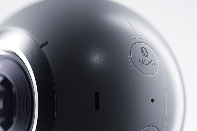 Samsung Debuts its First Gear 360