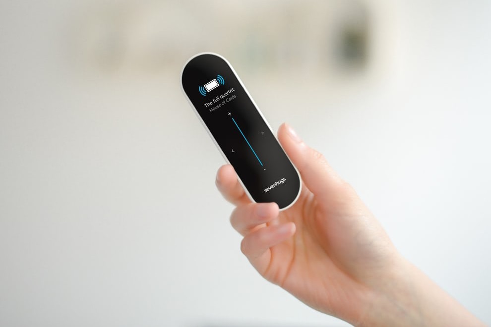 Sevenhugs Smart Remote Adapts To Control The Device It's Pointed At (2)