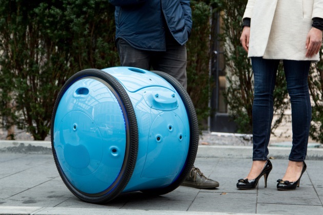 Piaggio s New Cargo Robot Gita will Now Carry Your Luggage (4)