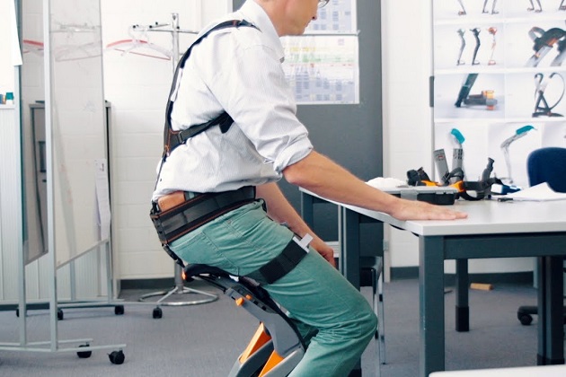 Noonee Chairless Chair Reduces Physical Strain at Work (2)