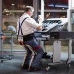 Noonee Chairless Chair Reduces Physical Strain at Work (5)